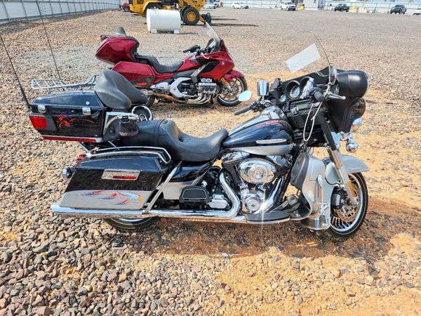 2012 HARLEY-DAVIDSON FLHTK — RSDT