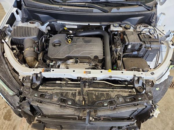 2023 CHEVROLET EQUINOX RS (3LT) — Engine bay