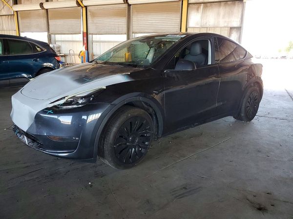 2024 TESLA MODEL Y — Front 3/4