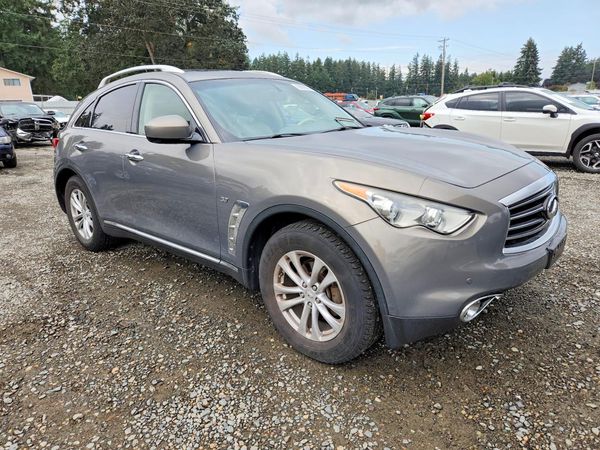 2015 INFINITI QX70 — Passenger 3/4