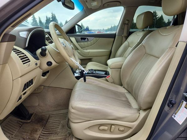 2015 INFINITI QX70 — DENT