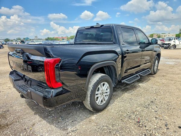 2024 TOYOTA TUNDRA SR5