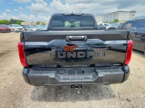 2024 TOYOTA TUNDRA SR5