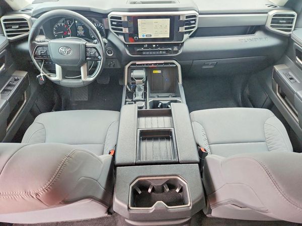 2024 TOYOTA TUNDRA SR5
