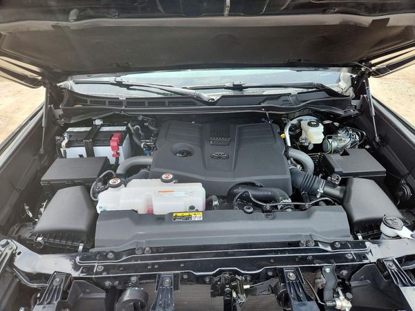 2024 TOYOTA TUNDRA SR5