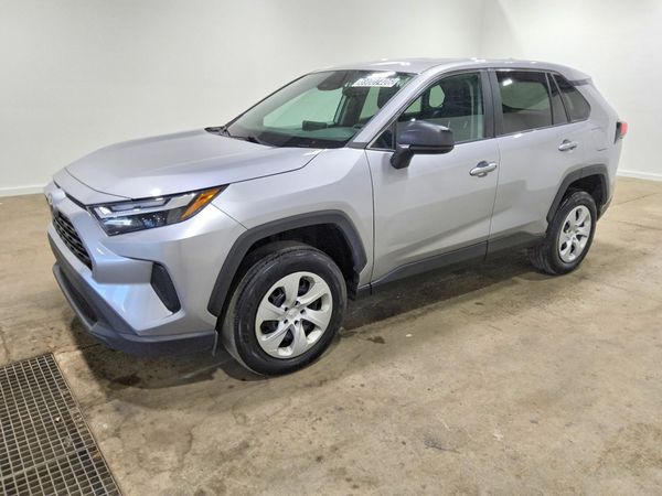 2024 TOYOTA RAV4 LE — Front 3/4