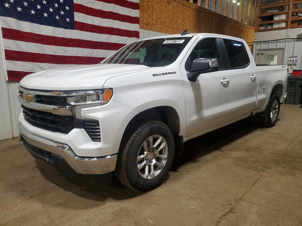 2023 CHEVROLET SILVERADO LT — Front 3/4