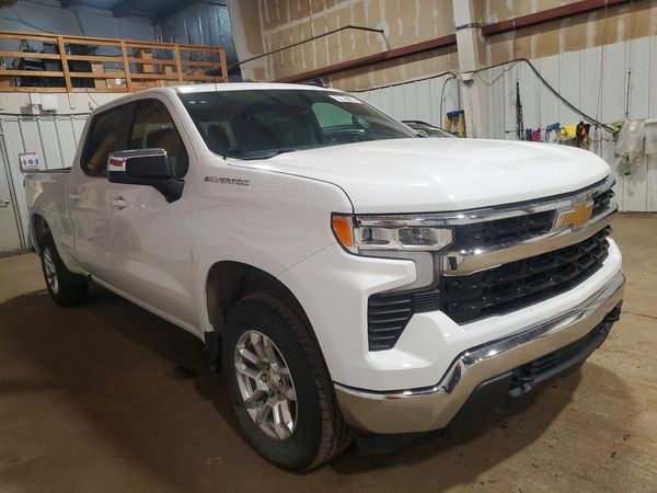 2023 CHEVROLET SILVERADO LT — Passenger 3/4