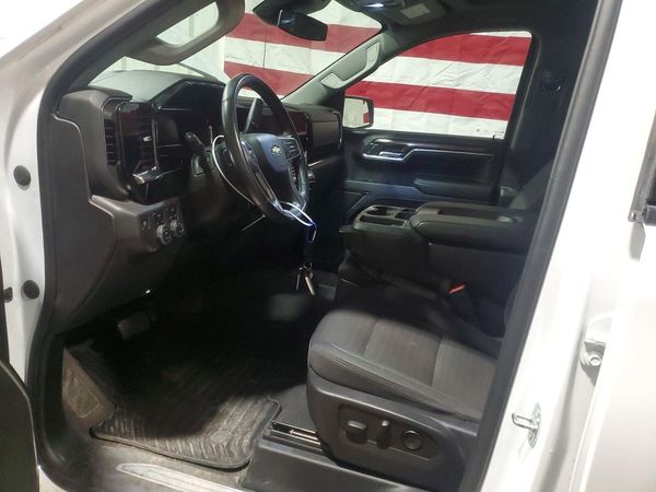 2023 CHEVROLET SILVERADO LT — DENT