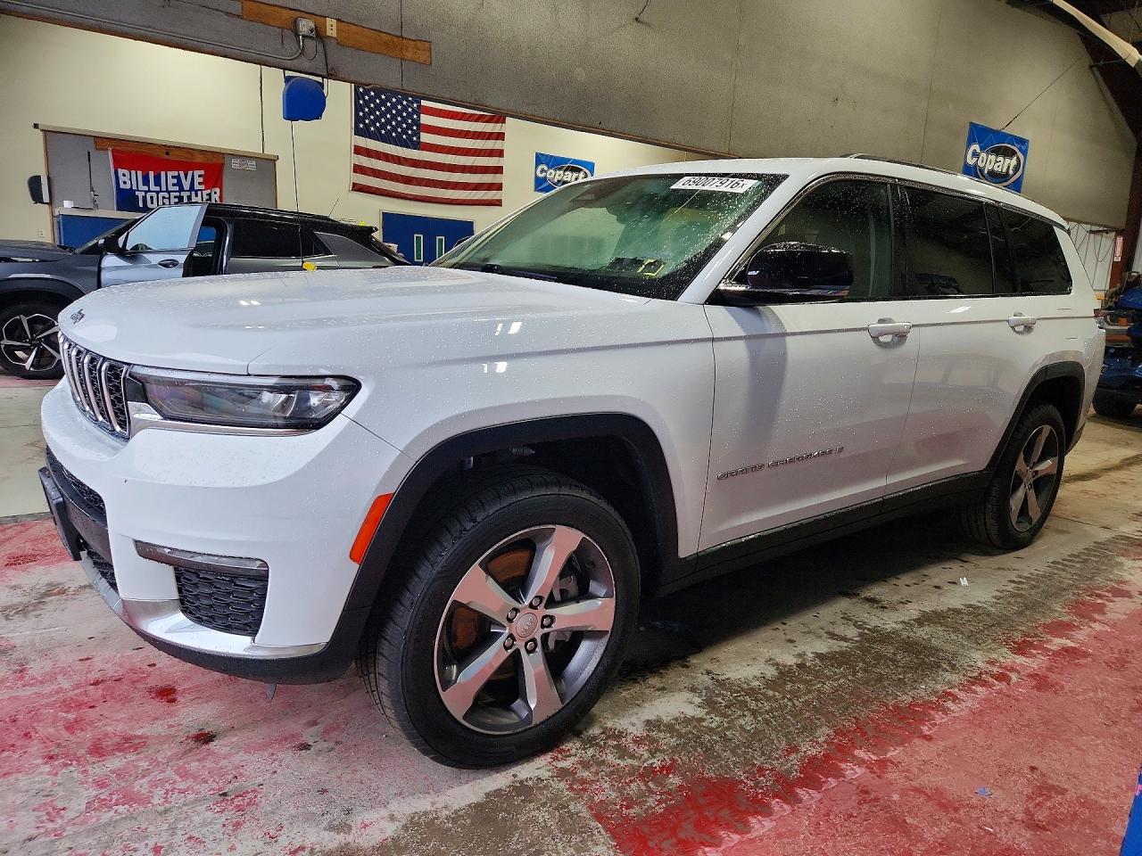 2022 JEEP CHEROKEE Limited — Front 3/4