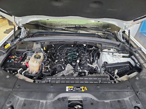 2022 JEEP CHEROKEE Limited — Engine bay