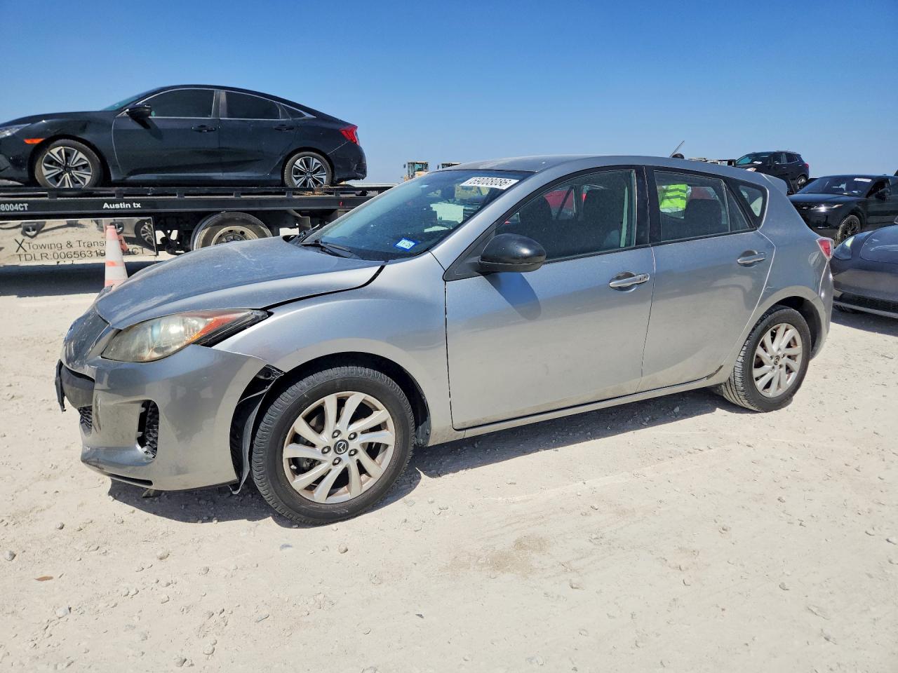 2013 MAZDA 3 Touring/GS — Front 3/4