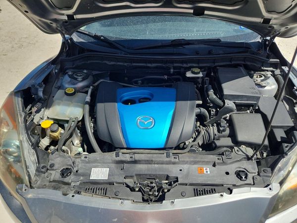 2013 MAZDA 3 Touring/GS — Engine bay