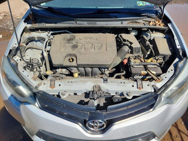 2014 TOYOTA COROLLA — Engine bay