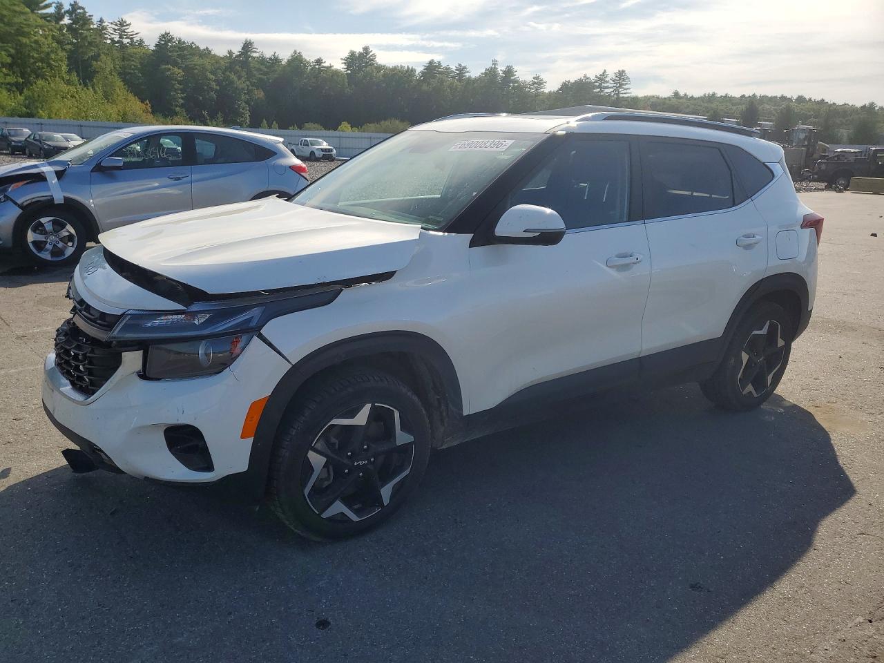 2024 KIA SELTOS — Front 3/4