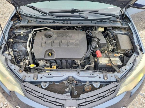 2016 TOYOTA COROLLA — Engine bay