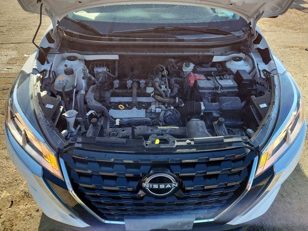 2024 NISSAN KICKS — Engine bay