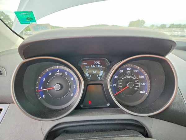 2013 HYUNDAI ELANTRA