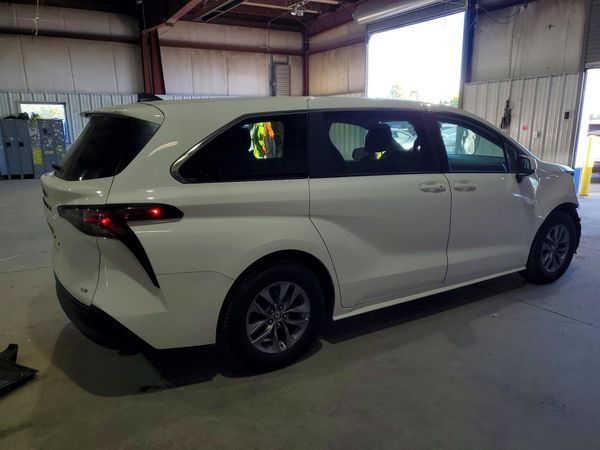 2025 TOYOTA SIENNA LE — PSRA