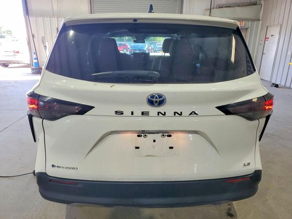 2025 TOYOTA SIENNA LE — DIRR