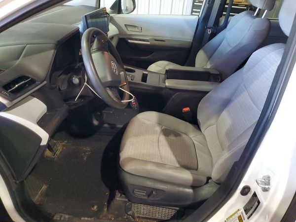 2025 TOYOTA SIENNA LE — DENT