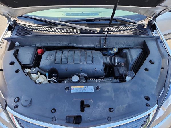2017 CHEVROLET TRAVERSE LS — Engine bay