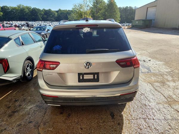 2021 VOLKSWAGEN TIGUAN SE, SE R-Line Black, SEL — DIRR