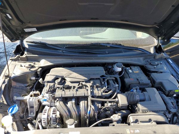 2025 HYUNDAI ELANTRA — Engine bay