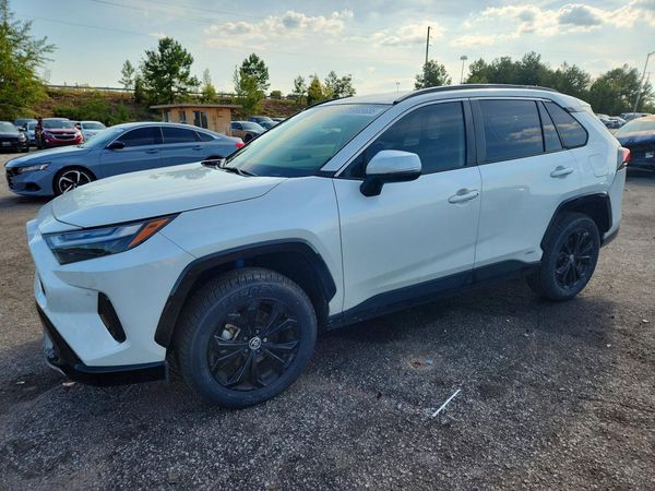 2023 TOYOTA RAV4 — Front 3/4