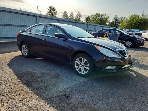 2013 HYUNDAI SONATA — Passenger 3/4