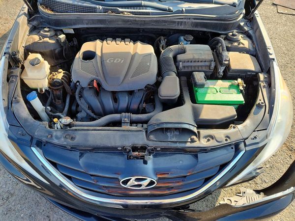 2013 HYUNDAI SONATA — Engine bay