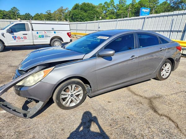 2014 HYUNDAI SONATA — DSFA — Front 3/4