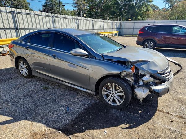 2014 HYUNDAI SONATA GLS/ GLS Popular — Passenger 3/4
