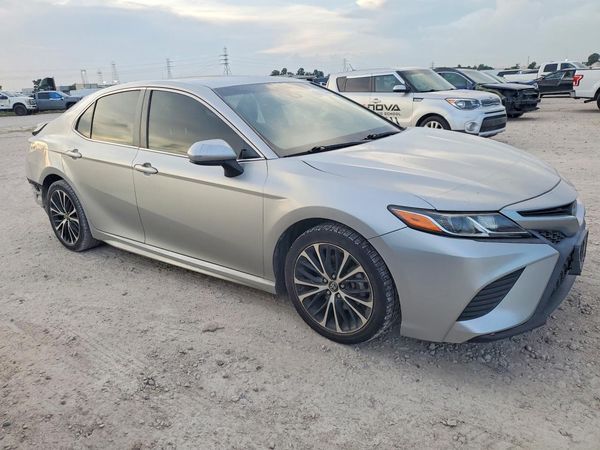2018 TOYOTA CAMRY L/LE/SE/XLE — Passenger 3/4