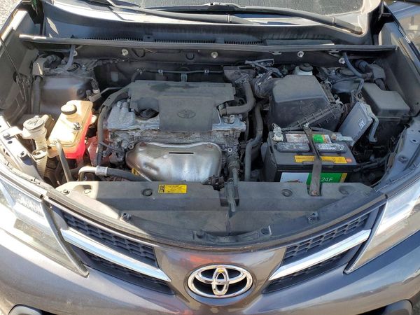 2013 TOYOTA RAV4 High — Engine bay
