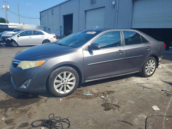 2013 TOYOTA CAMRY