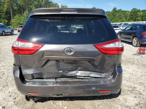 2017 TOYOTA SIENNA