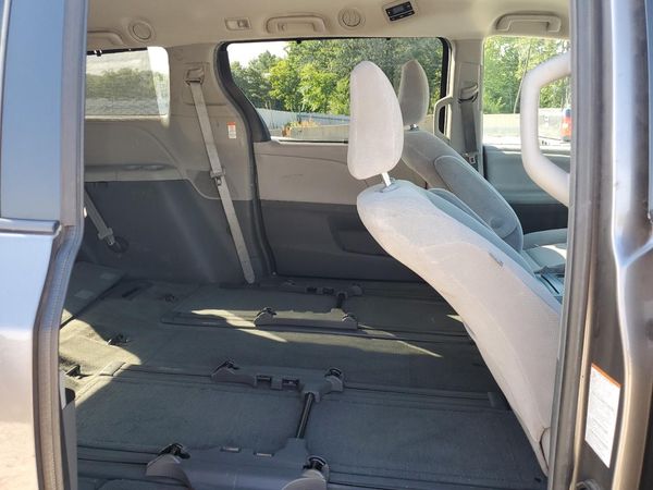2017 TOYOTA SIENNA