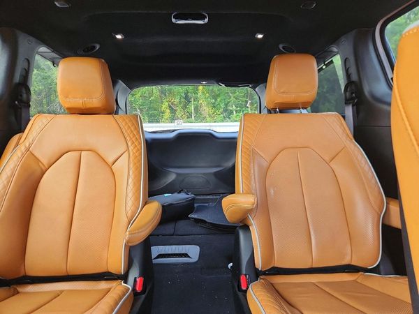 2023 CHRYSLER PACIFICA Pinnacle — SUVN