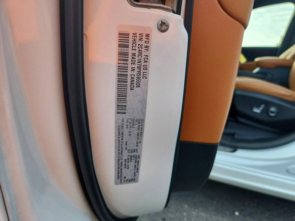 2023 CHRYSLER PACIFICA Pinnacle — VINS