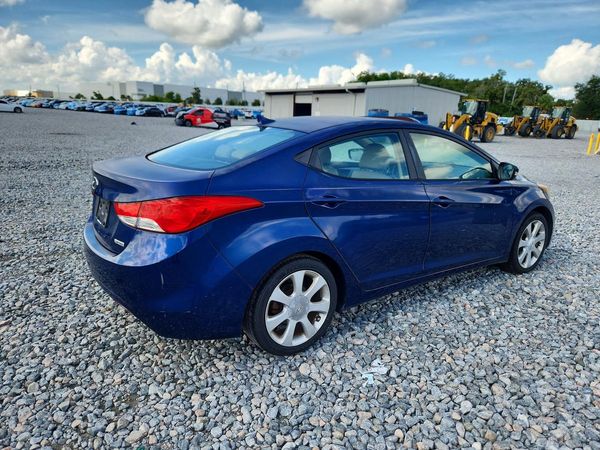 2013 HYUNDAI ELANTRA