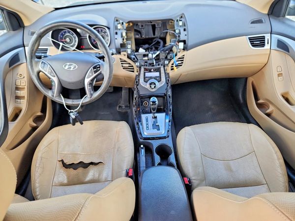 2013 HYUNDAI ELANTRA