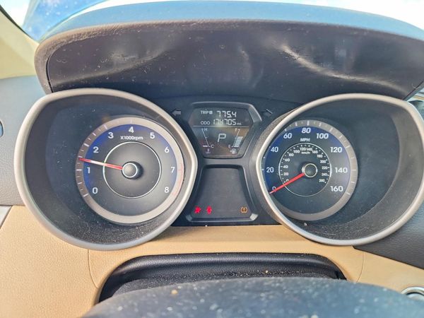2013 HYUNDAI ELANTRA
