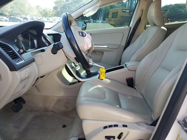 2016 VOLVO XC60