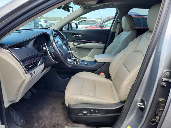 2023 CADILLAC XT4 LUXURY — DENT