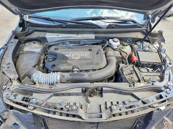 2023 CADILLAC XT4 LUXURY — Engine bay