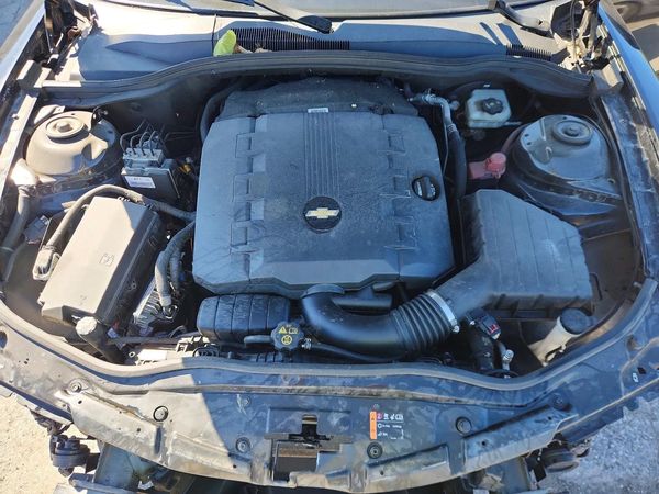 2015 CHEVROLET CAMARO 1LT — Engine bay