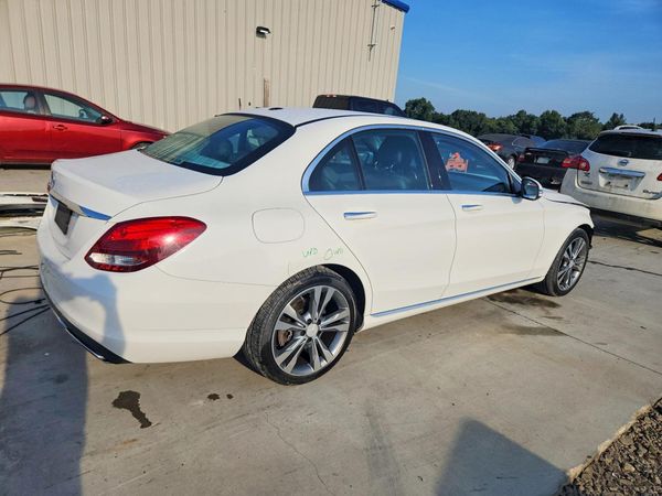 2016 MERCEDES-BENZ C C300
