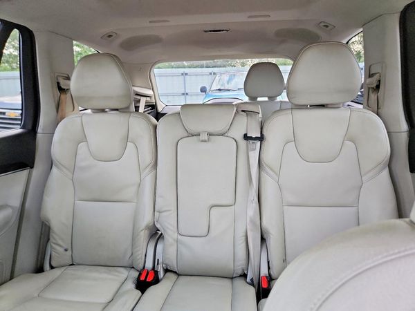 2016 VOLVO XC90 SV42 Momentum — SUVN