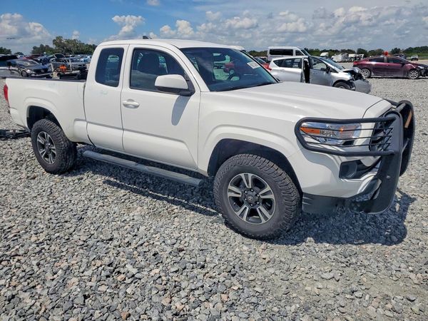 2017 TOYOTA TACOMA SR/SR5 — Passenger 3/4
